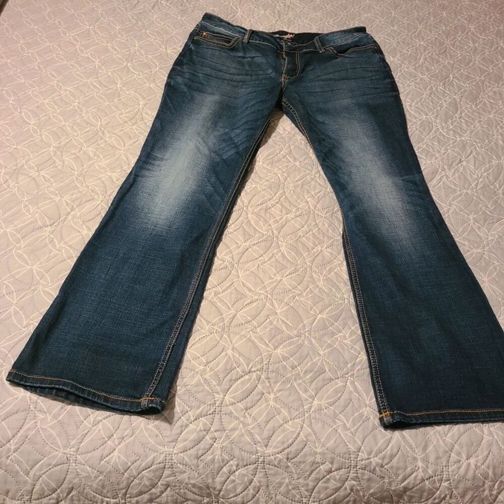 Wrangler boot cut women's 15/16 x 32